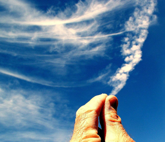 Forced-Perspective-Photography-with-Clouds-18