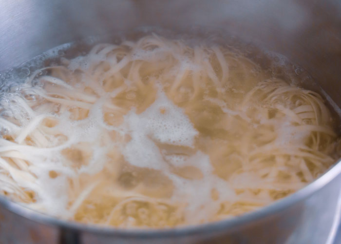 20 Chefs molestos comentan los errores comunes en la cocina que cometen los aficionados