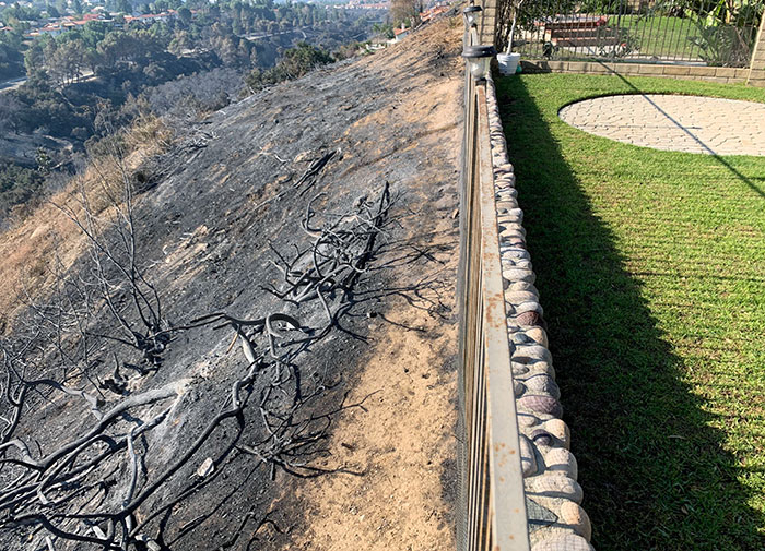 Estuvimos a segundos de perder nuestro hogar en el incendio de California. Gracias a todos los bomberos que salvaron nuestra comunidad