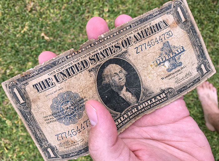 Hoy encontré un dólar de hace 94 años en el suelo